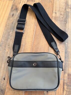 Lululemon Now and Always crossbody bag